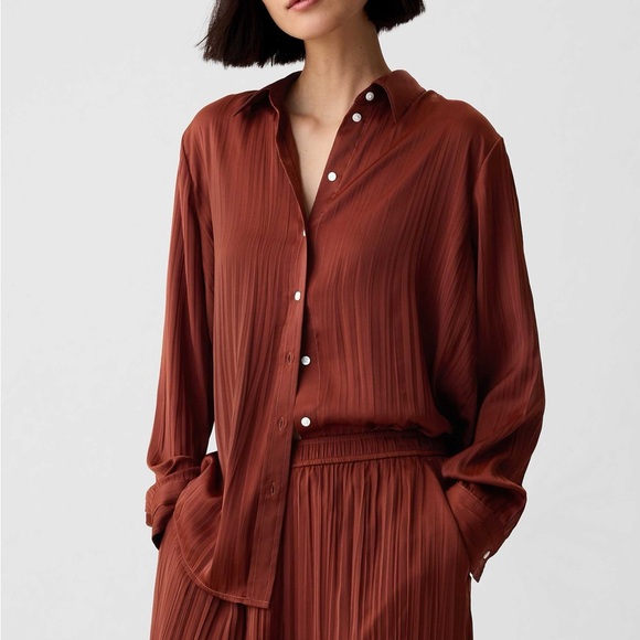 GAP Small Petite Smoked Paprika Brown Pleated Satin Boyfriend Shirt - Picture 5 of 6